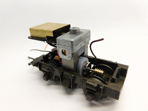 micromotor 0T001G motor ombouwset voor Triang/Hornby 0-4-0 Dock shunter, S.R. Suburban Motor Coach, Diesel Power Car, Diesel Pullman, V.R. T Class Diesel Locomotive, Transcontinental Diesel Locomotive, Canadian Pacific Diesel, AL1 Electric Locomotive